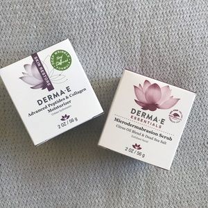 DERMA E Microdermabrasion Scrub + Peptides Mois.